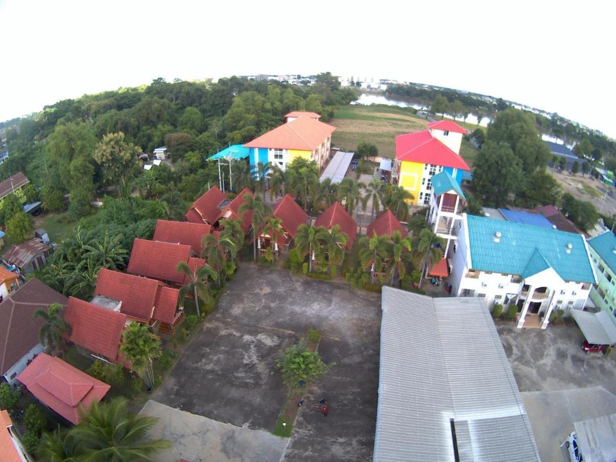 Bunraksa Resort Kamphaeng Phet Exterior foto