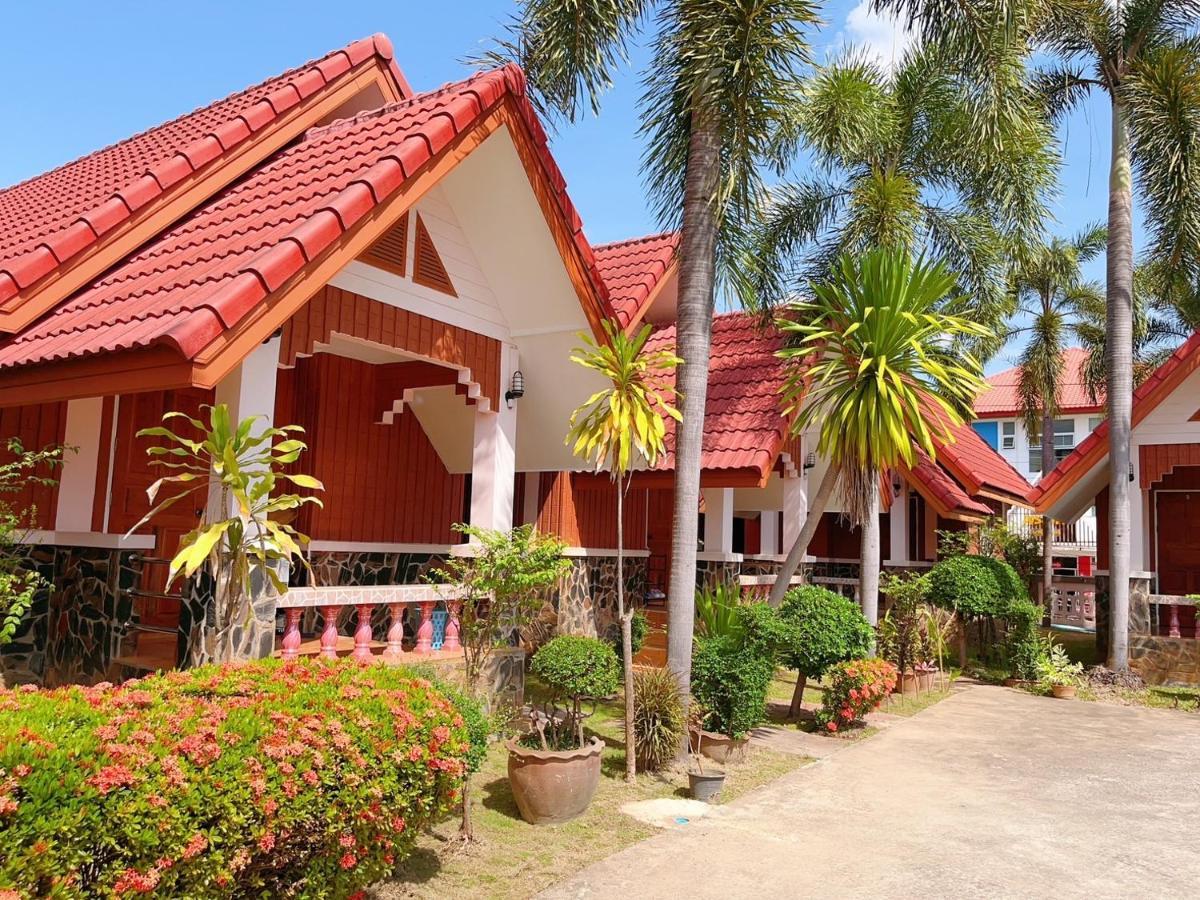 Bunraksa Resort Kamphaeng Phet Exterior foto